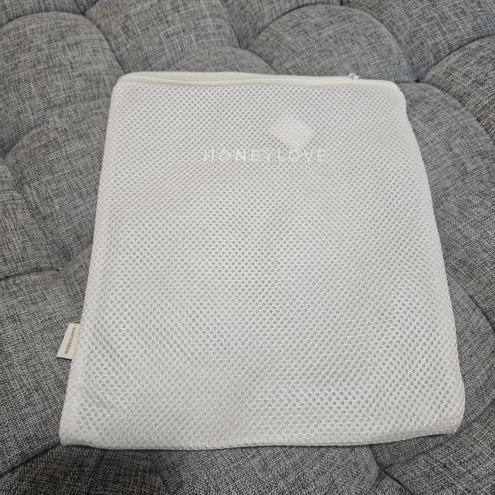 Honeylove White Mesh Laundry Bag